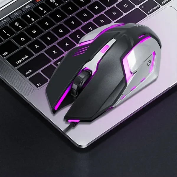 فأرة ألعاب RGB احترافية مع تصميم انسيابي يناسب الاستخدام الطويل مع دقة حركة فائقة